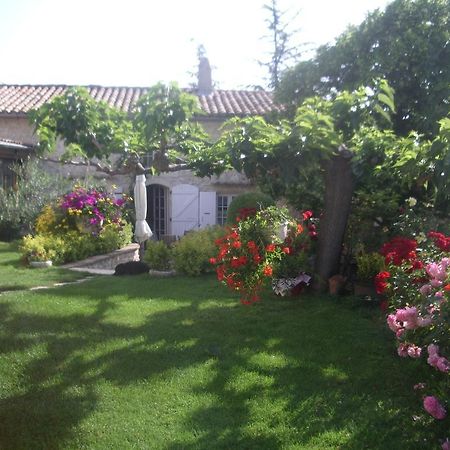 Bed and Breakfast Le Mas Fa Sua à Malataverne Extérieur photo