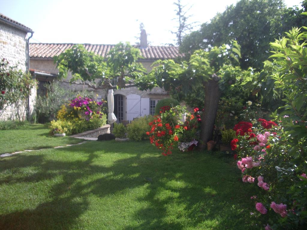 Bed and Breakfast Le Mas Fa Sua à Malataverne Extérieur photo